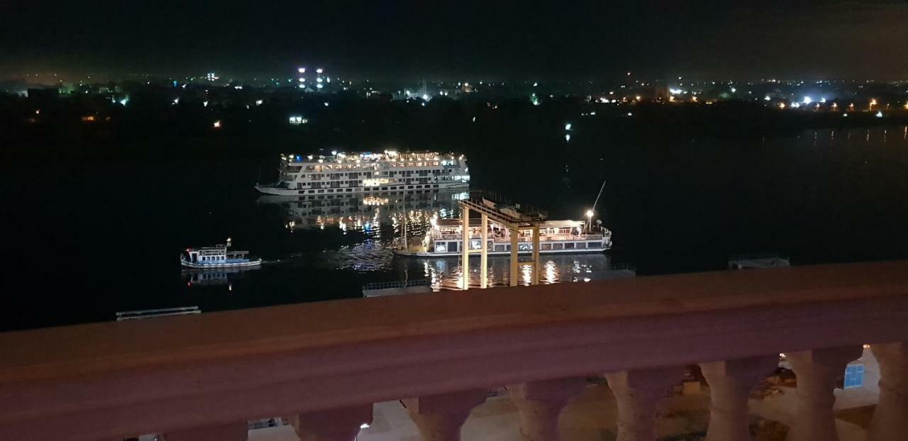 Maadi, Direct Nile River View From Apartament Cairo
